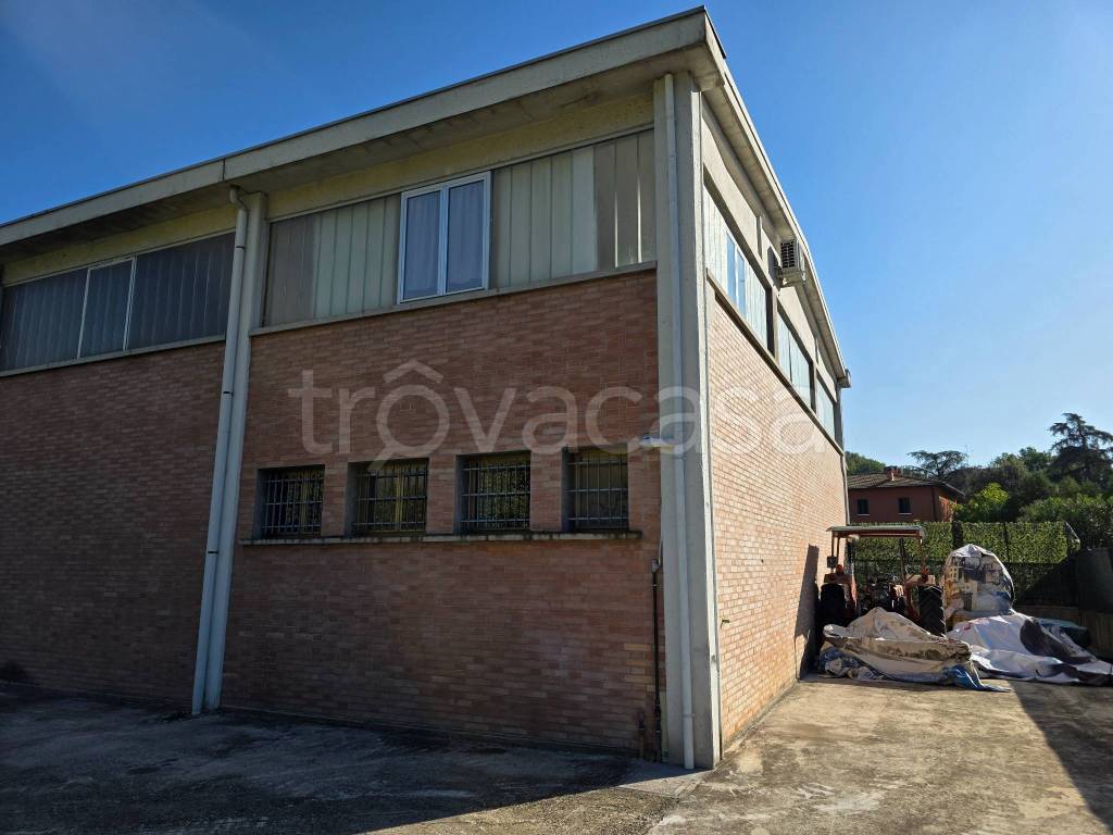 locale commerciale in affitto ad Ozzano dell'Emilia