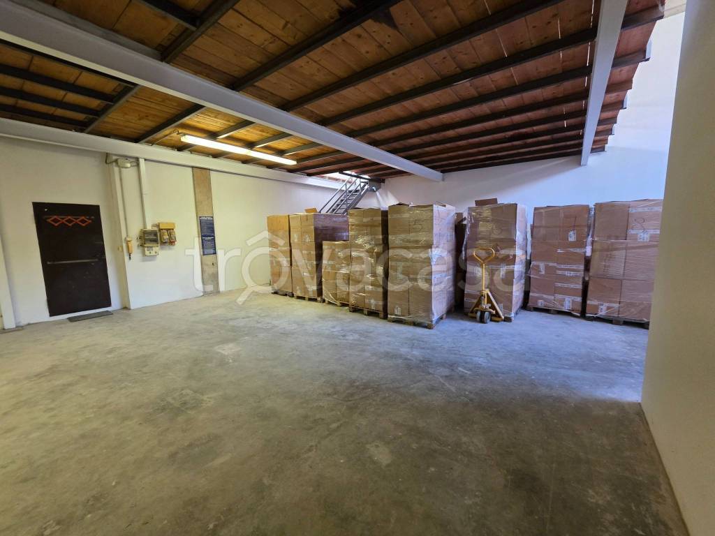 locale commerciale in affitto ad Ozzano dell'Emilia