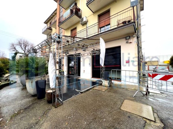 negozio in affitto ad Ozzano dell'Emilia