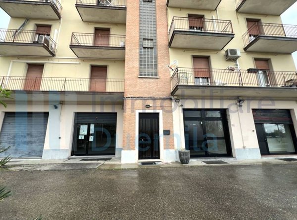 negozio in affitto ad Ozzano dell'Emilia