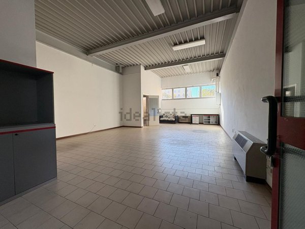 negozio in affitto ad Ozzano dell'Emilia