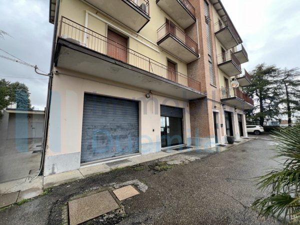 locale commerciale in affitto ad Ozzano dell'Emilia