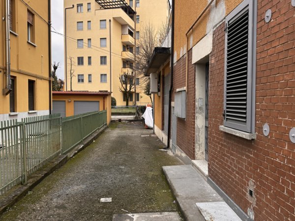 locale di sgombero in affitto ad Ozzano dell'Emilia