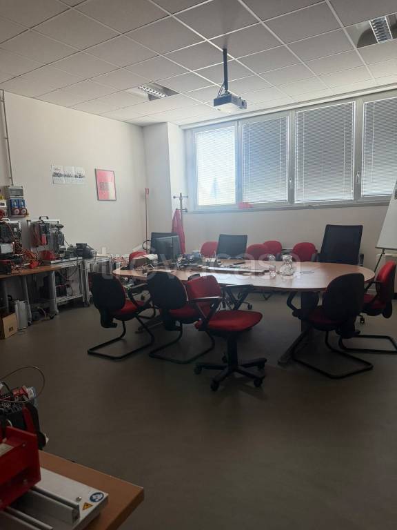 locale commerciale in affitto ad Ozzano dell'Emilia