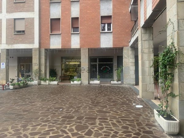 negozio in affitto a Pianoro