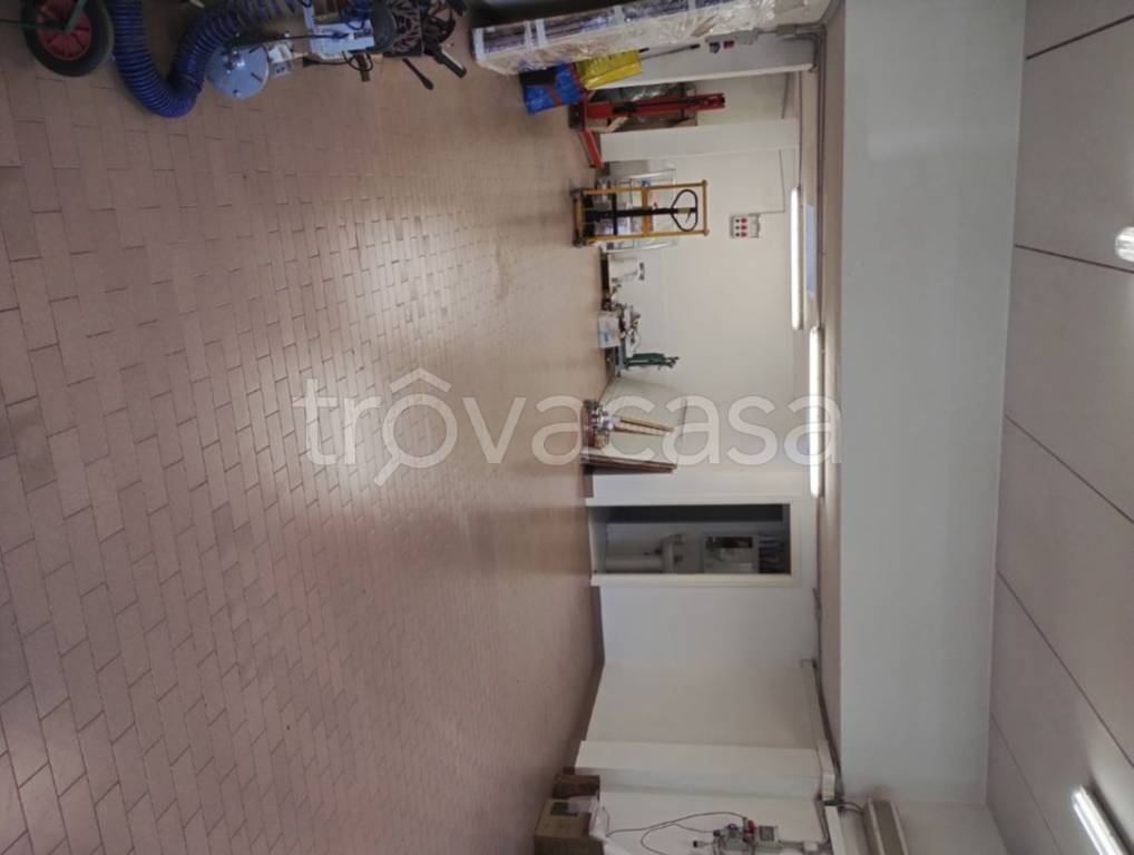 negozio in affitto a Pianoro