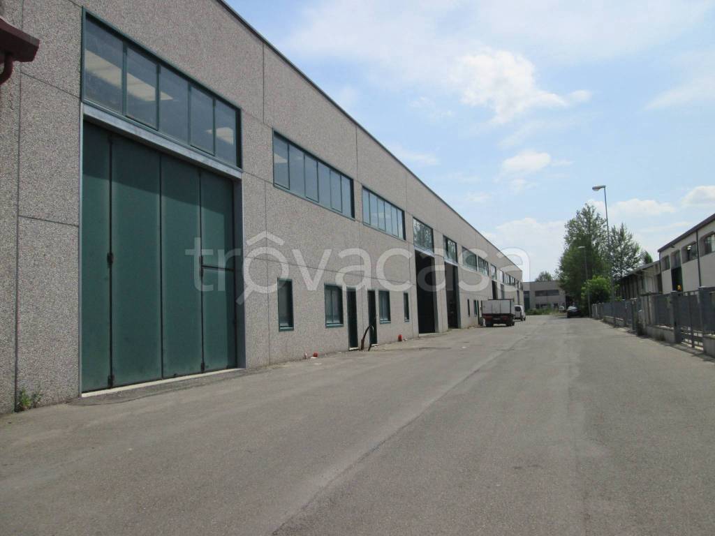 locale commerciale in affitto a Pieve di Cento