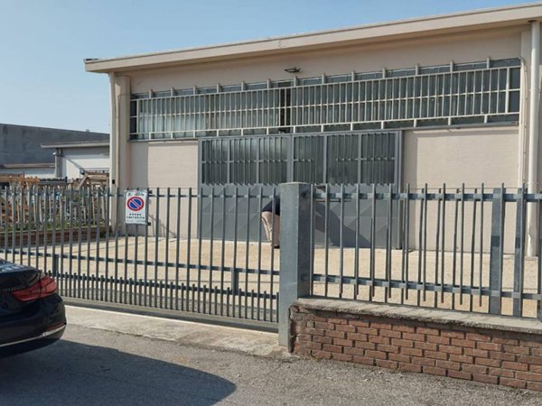 locale commerciale in affitto a San Giorgio di Piano