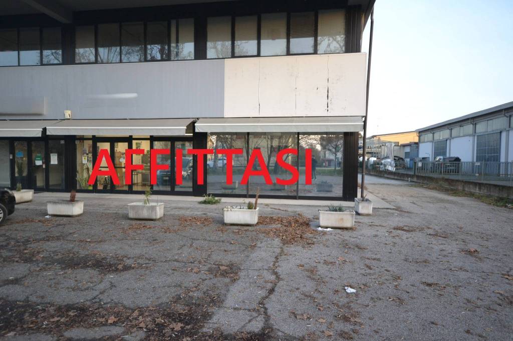 negozio in affitto a San Giovanni in Persiceto in zona Decima