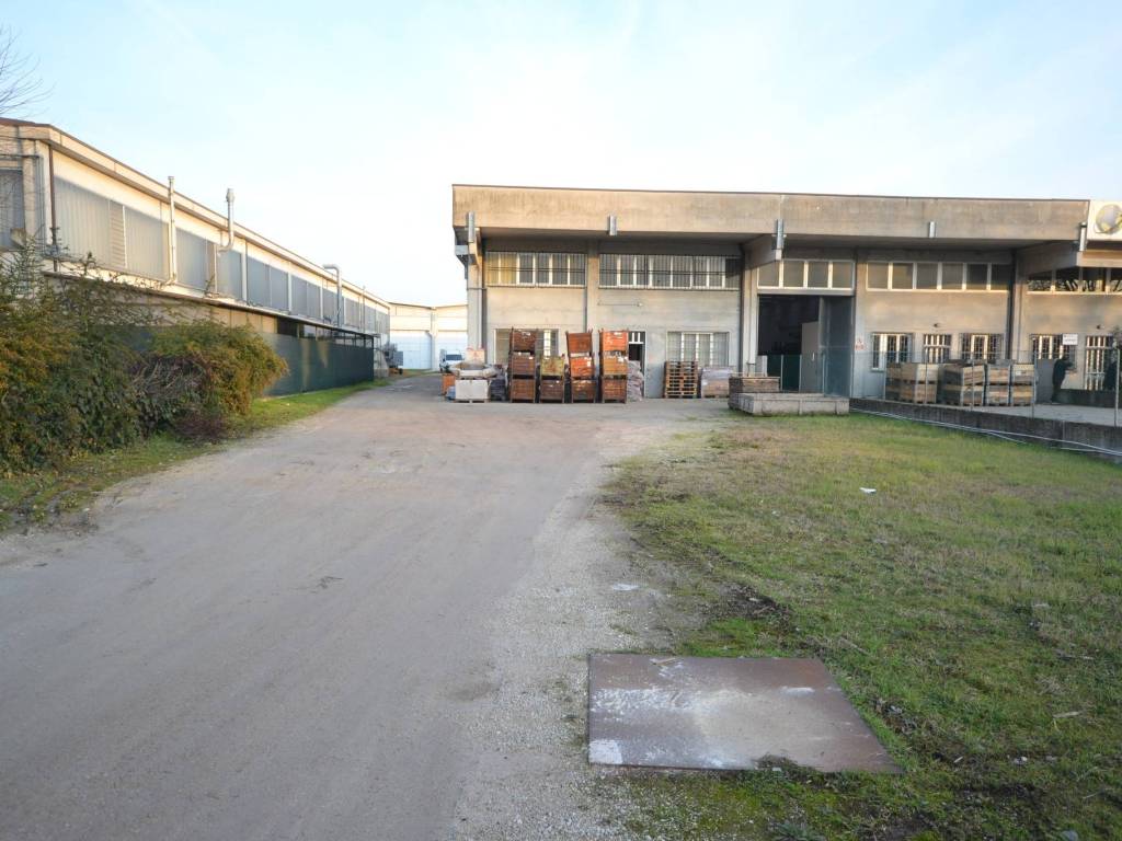 locale commerciale in affitto a San Giovanni in Persiceto in zona Decima