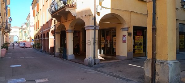 negozio in affitto a San Giovanni in Persiceto