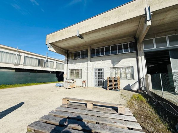 locale commerciale in affitto a San Giovanni in Persiceto in zona Decima