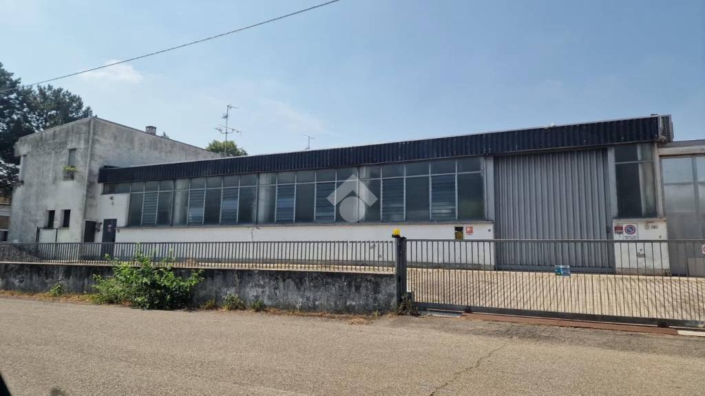 locale commerciale in affitto a San Giovanni in Persiceto