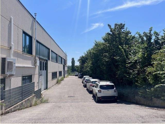 locale commerciale in affitto a San Lazzaro di Savena