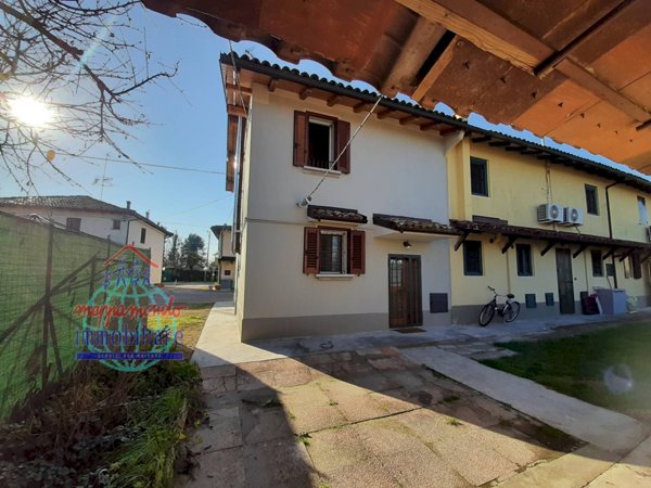 casa indipendente in affitto a San Pietro in Casale in zona Massumatico