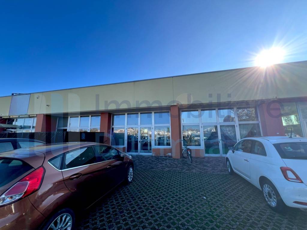 negozio in affitto a Sant'Agata Bolognese