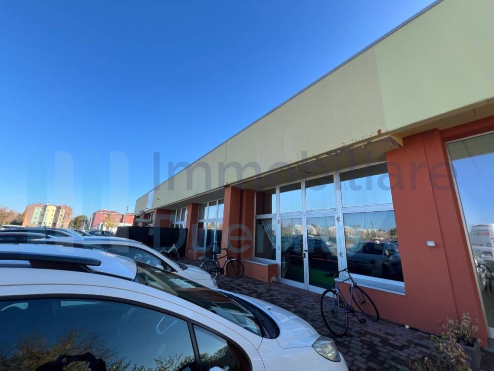 locale commerciale in affitto a Sant'Agata Bolognese