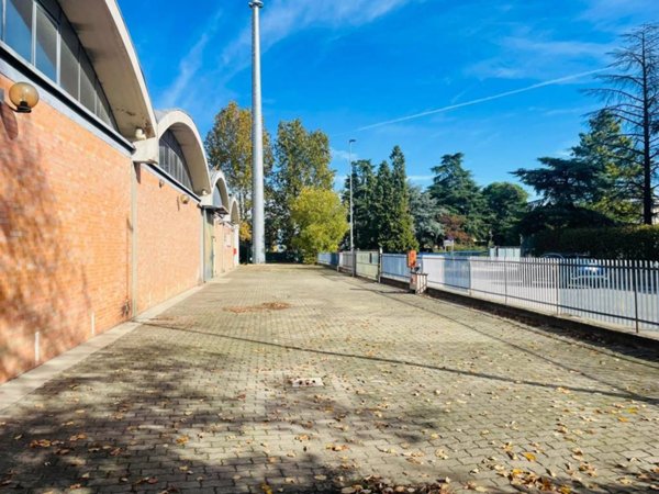 locale commerciale in affitto a Zola Predosa in zona Riale