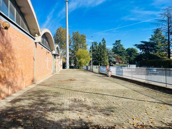 locale commerciale in affitto a Zola Predosa