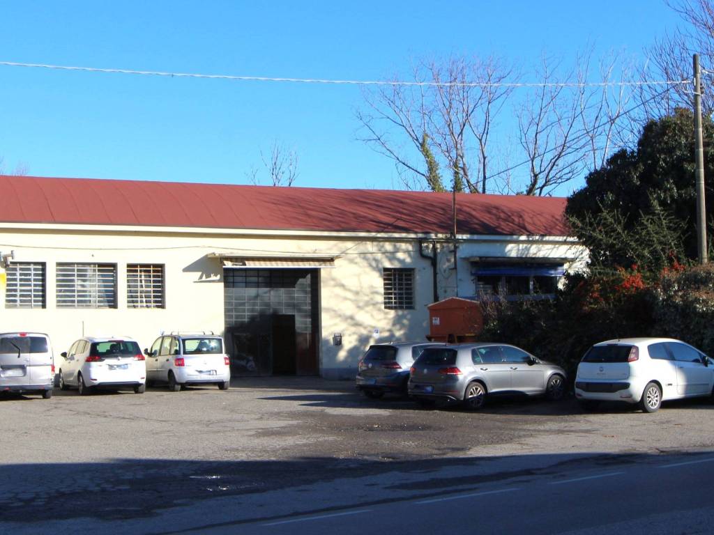 locale commerciale in affitto a Valsamoggia in zona Bazzano