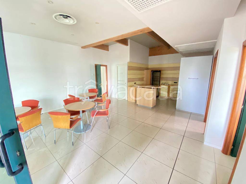 negozio in affitto a Valsamoggia in zona Crespellano