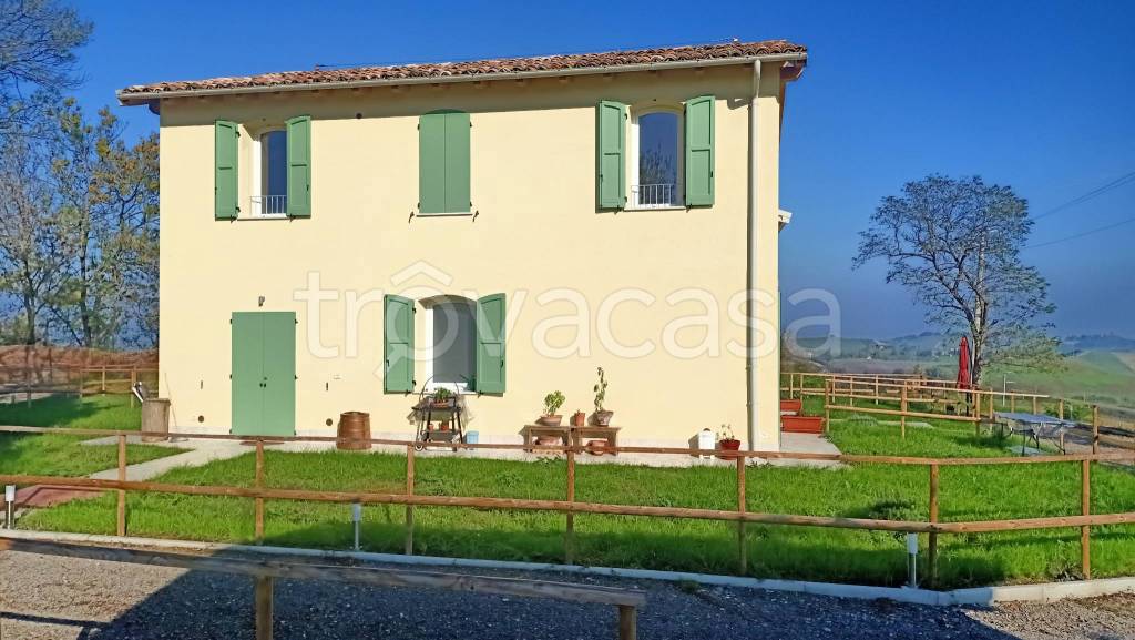 appartamento in affitto a Valsamoggia in zona Castello di Serravalle