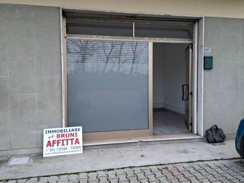 negozio in affitto a Valsamoggia in zona Ponte Samoggia