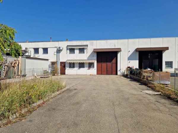 locale commerciale in affitto a Valsamoggia in zona Crespellano