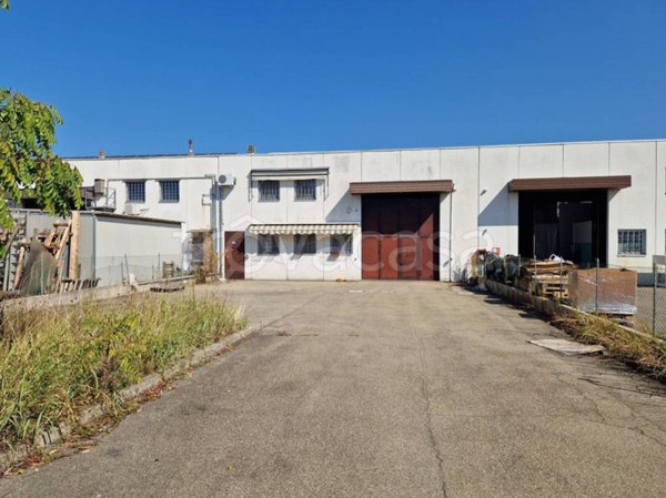 locale commerciale in affitto a Valsamoggia in zona Crespellano