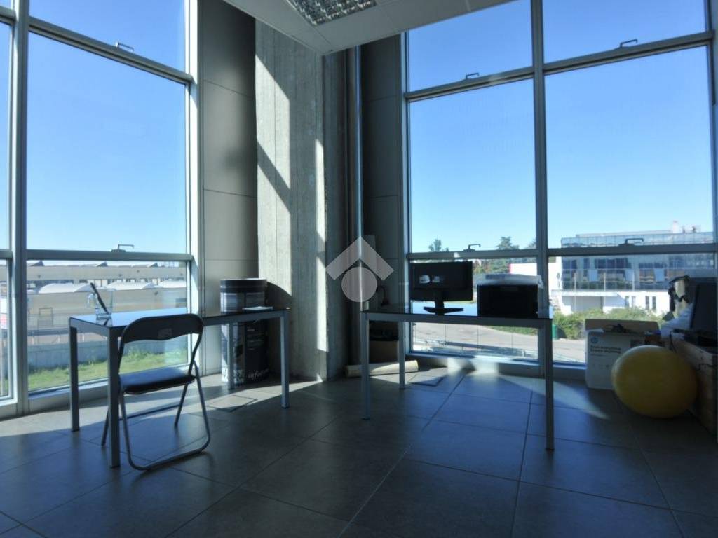 negozio in affitto a Valsamoggia