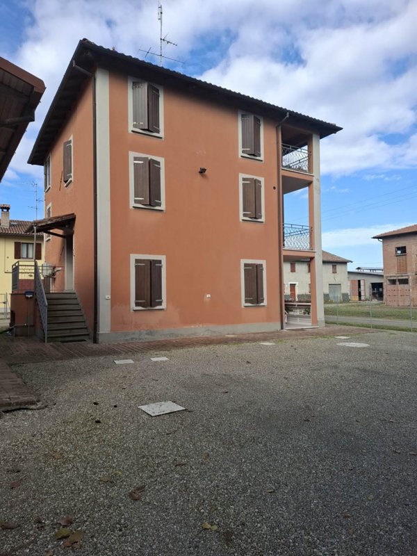 appartamento in affitto a Valsamoggia in zona Crespellano