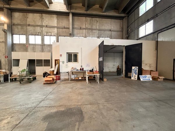 locale commerciale in affitto a Valsamoggia in zona Crespellano