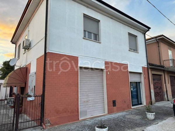 appartamento in affitto ad Argenta in zona Boccaleone