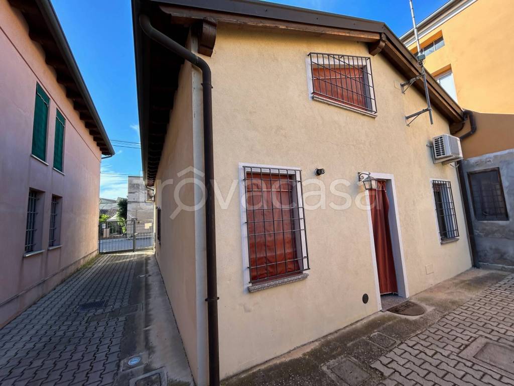 appartamento in affitto a Bondeno