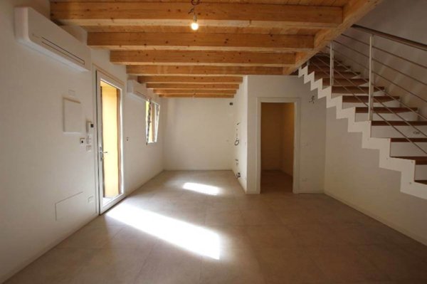 casa indipendente in affitto a Cento