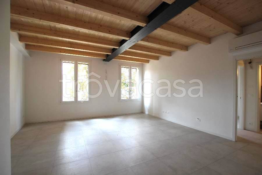 appartamento in affitto a Cento