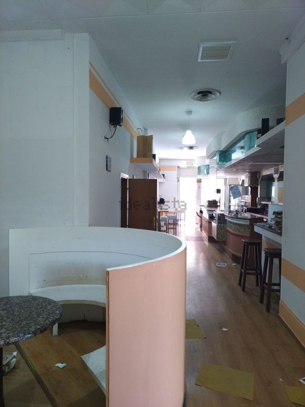 locale commerciale in affitto a Cento