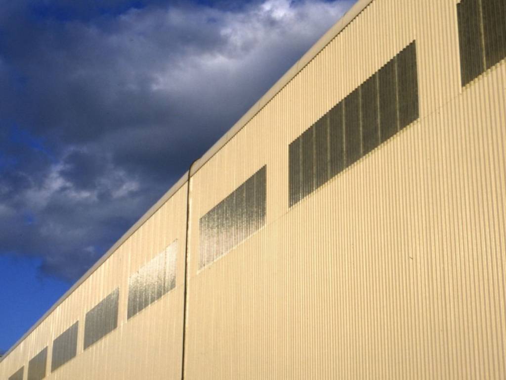 locale commerciale in affitto a Cento