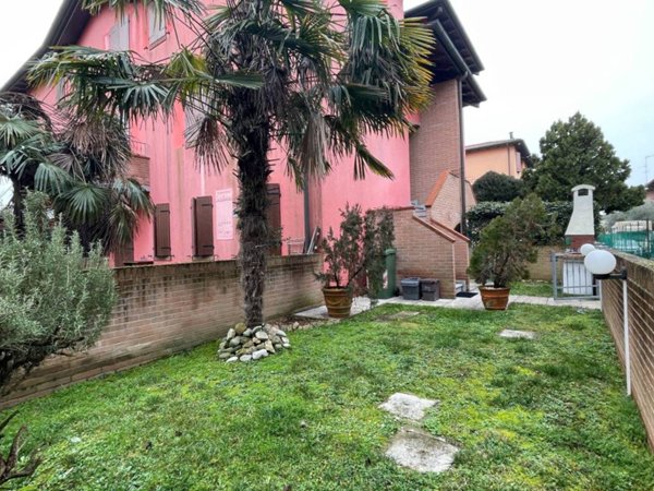 casa indipendente in affitto a Cento in zona Renazzo
