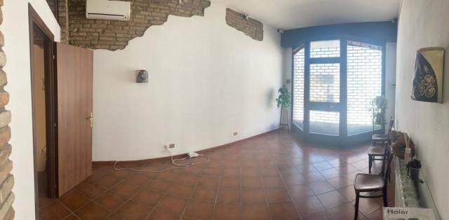 negozio in affitto a Cento