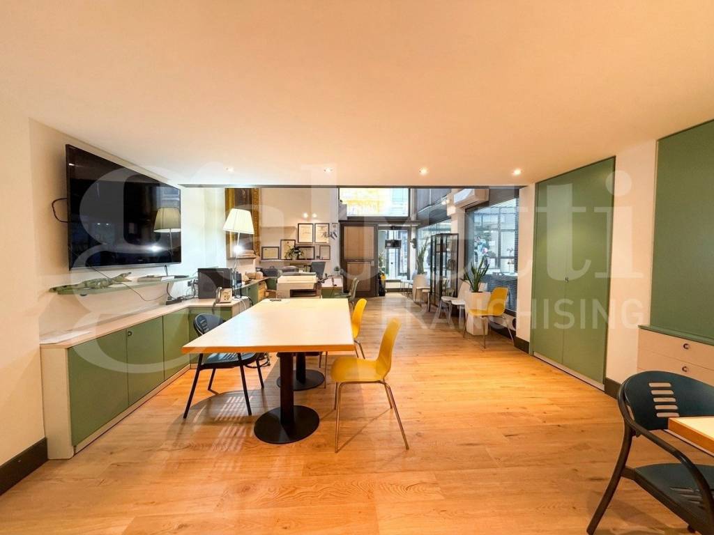 negozio in affitto a Cento