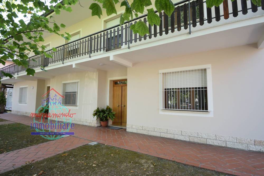 casa indipendente in affitto a Cento in zona Corporeno