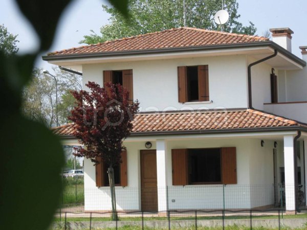 casa indipendente in affitto a Comacchio in zona Lido degli Estensi
