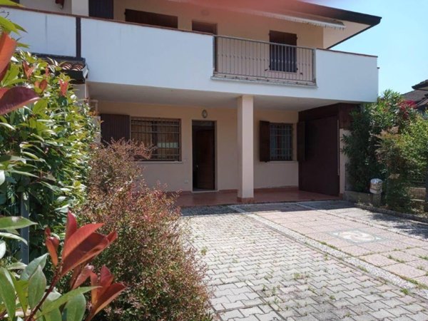 casa indipendente in affitto a Comacchio in zona Lido di Spina