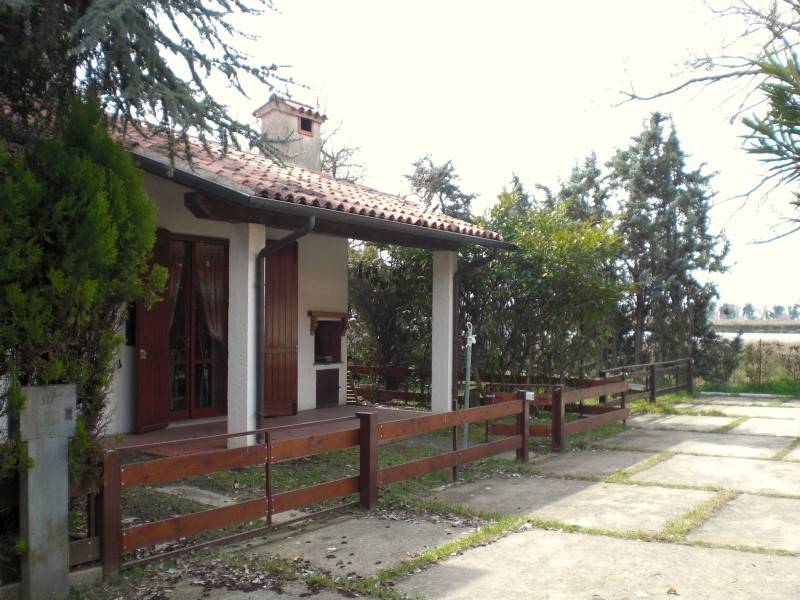 casa indipendente in affitto a Comacchio in zona Lido di Spina