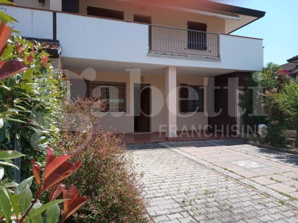 casa indipendente in affitto a Comacchio in zona Lido degli Estensi