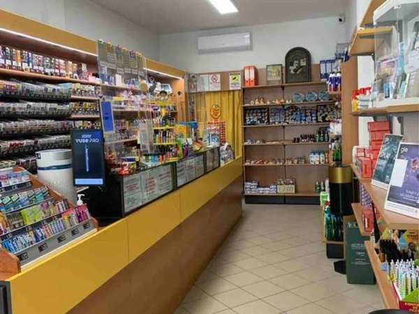 negozio in affitto a Comacchio in zona Lido degli Estensi