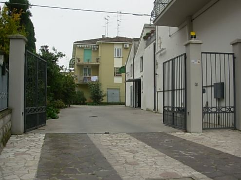 box auto in affitto a Comacchio
