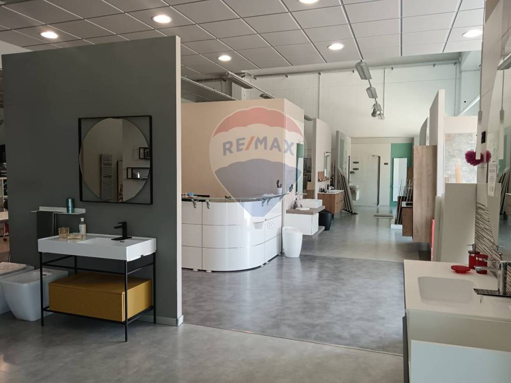 locale commerciale in affitto a Copparo