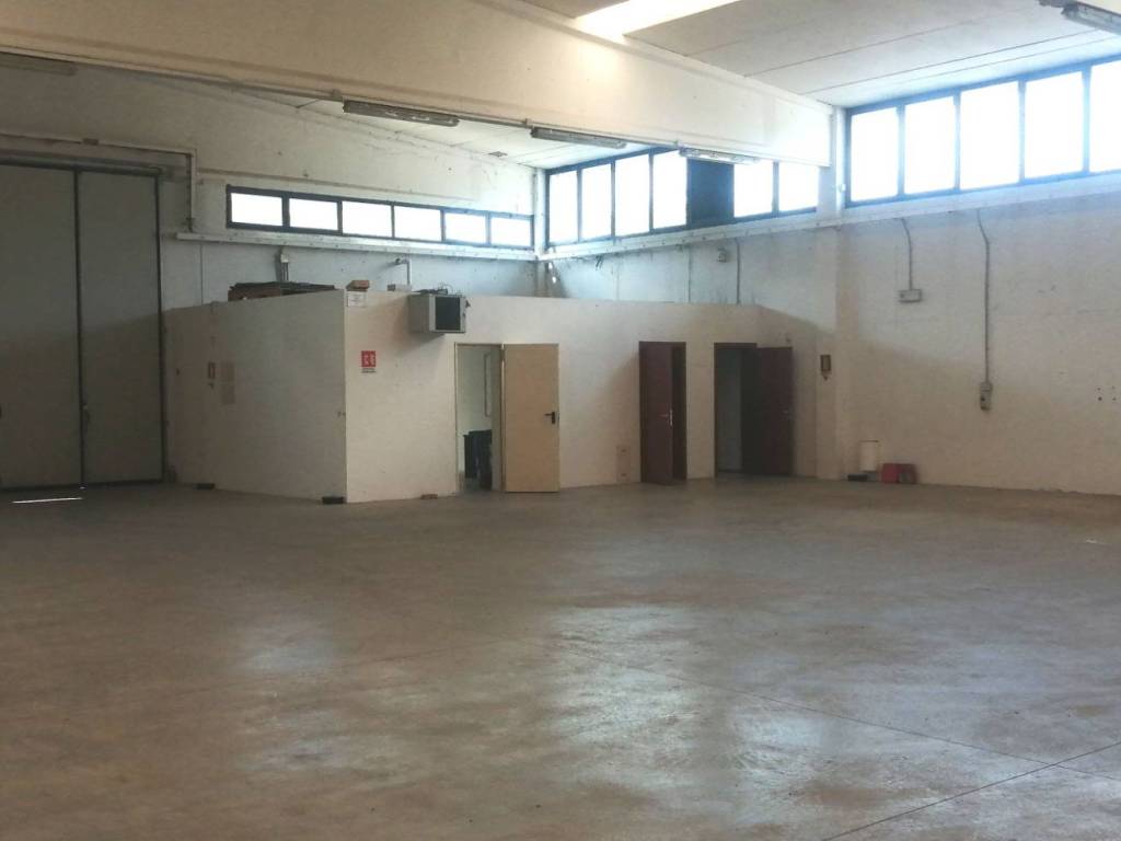 locale commerciale in affitto a Copparo